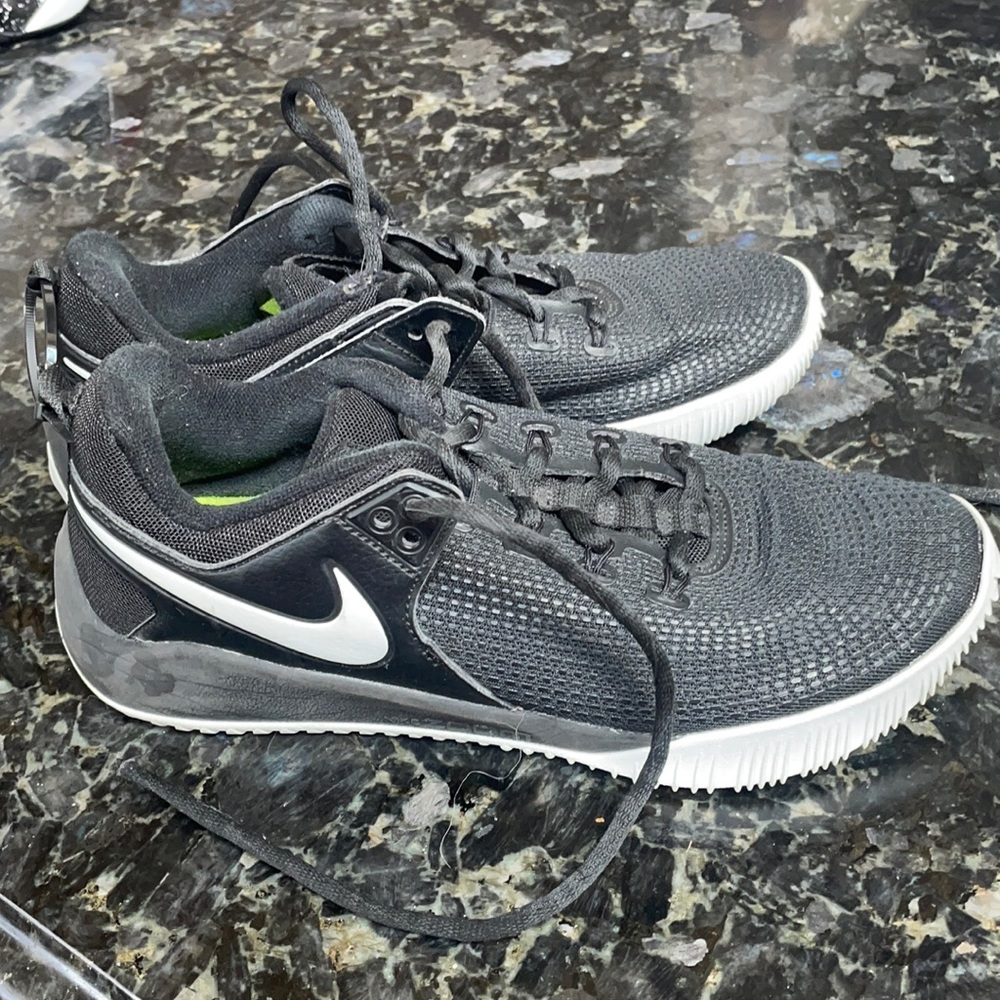 Size 9 US, UK size 6.5 .Nike Women's Zoom HyperAce 2 Volleyball Shoes used